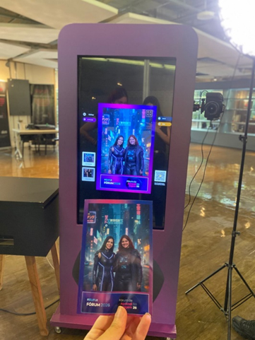 Totem de IA em eventos: a nova tendência que transforma fotos comuns em experiências inesquecíveis